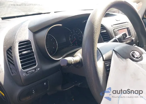 2017 Kia Forte Lx z USA, uszkodzony, nr VIN 3KPFL4A73HE063486